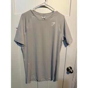 Gymshark Men's short sleeve pullover T shirt stretch size medium light gray